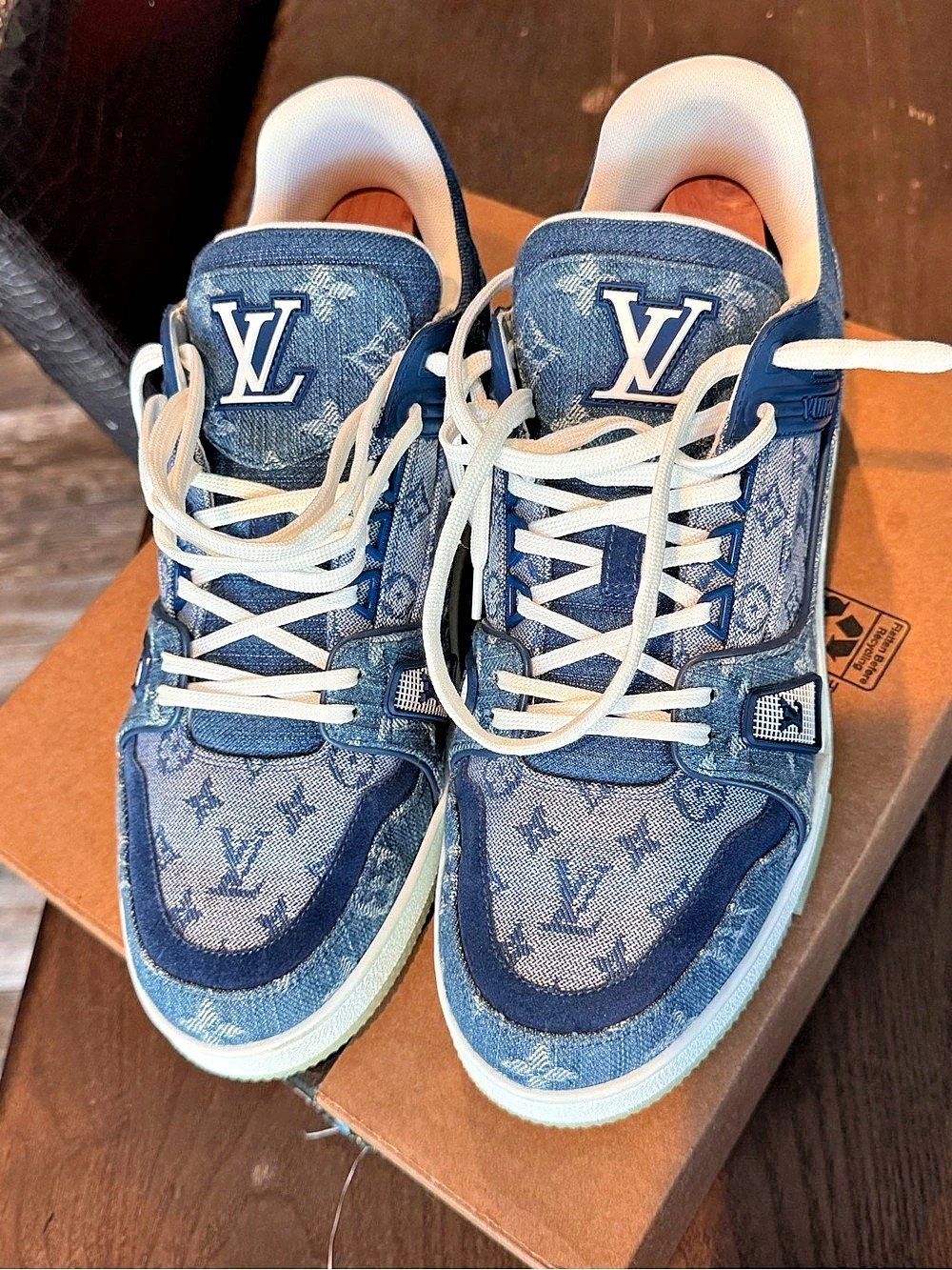 Louis Vuitton LV Trainer Sneakers Blue & White US 8 Like New